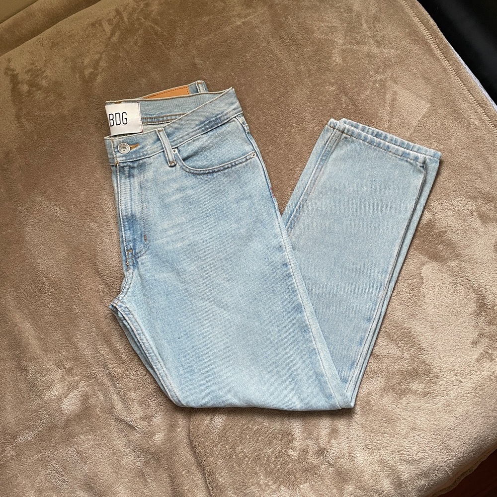 BDG Dad Jean -Skyline Light Wash 30x30